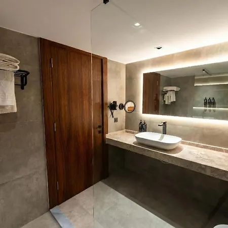 Garrya Romo Hotel *
